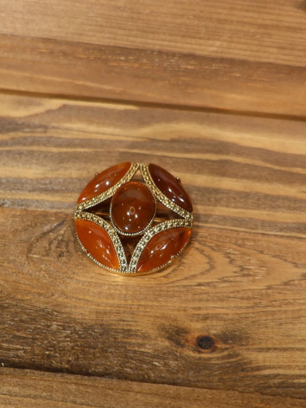 VINTAGE Stunning Gold Tone Amber Color Lucite Bubble Floral Pin Brooch